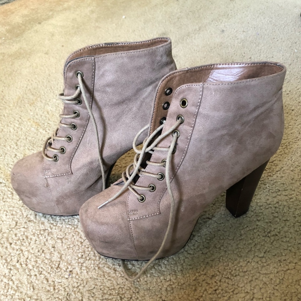 Platform chunk heels
